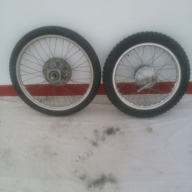 Llantas Suzuki DR Big 50