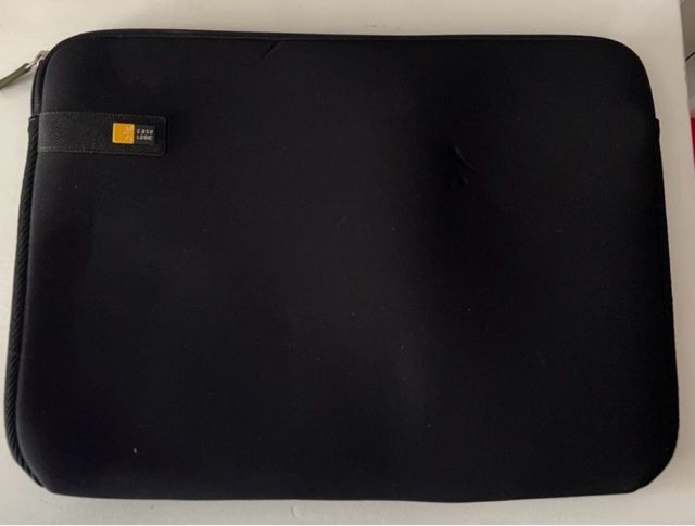 Funda portátil Case Logic negra