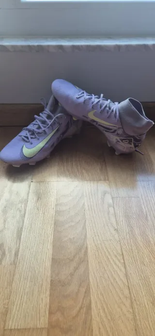 Botas de fútbol Nike para césped