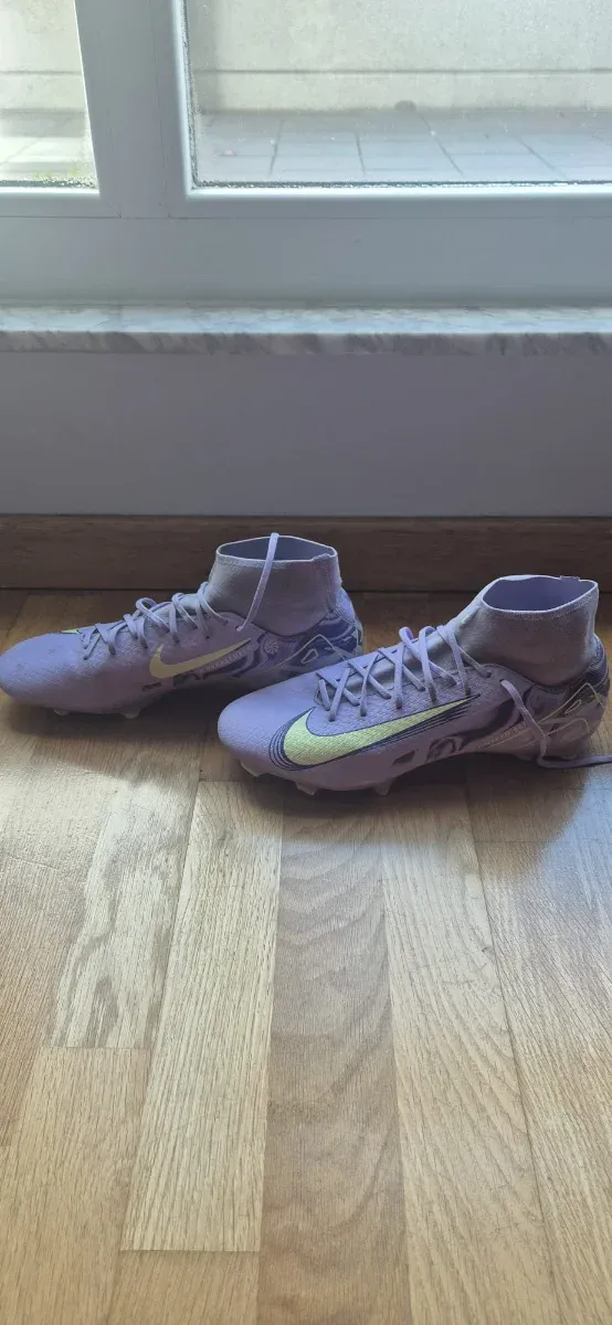 Botas de fútbol Nike para césped