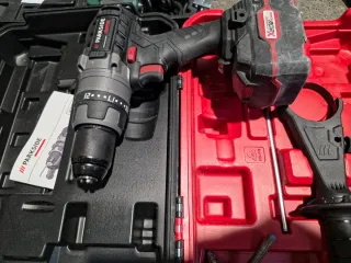 Juego de herramientas manuales y bateria