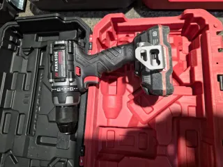 Juego de herramientas manuales y bateria