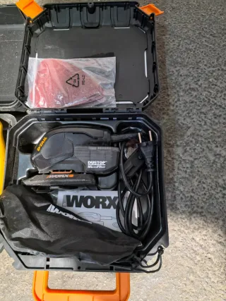 Juego de herramientas manuales y bateria