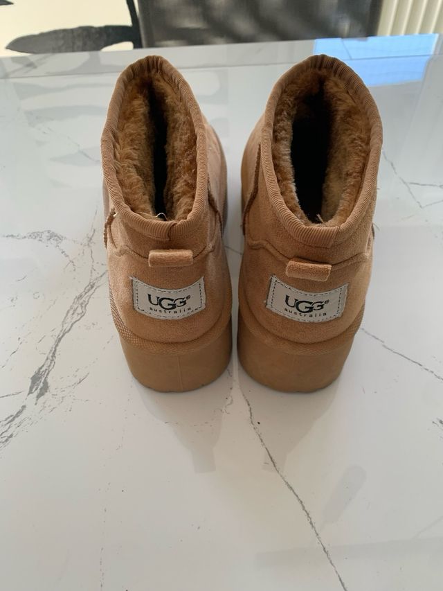 Stivaletti UGG Australia camoscio beige