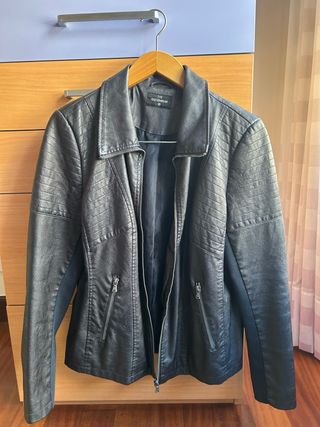 Chaqueta cuero negra