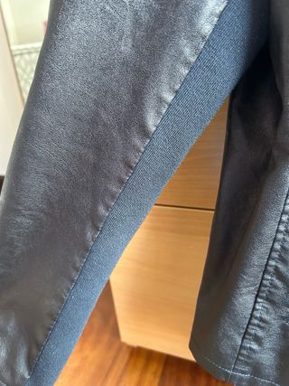 Chaqueta cuero negra