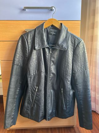 Chaqueta cuero negra