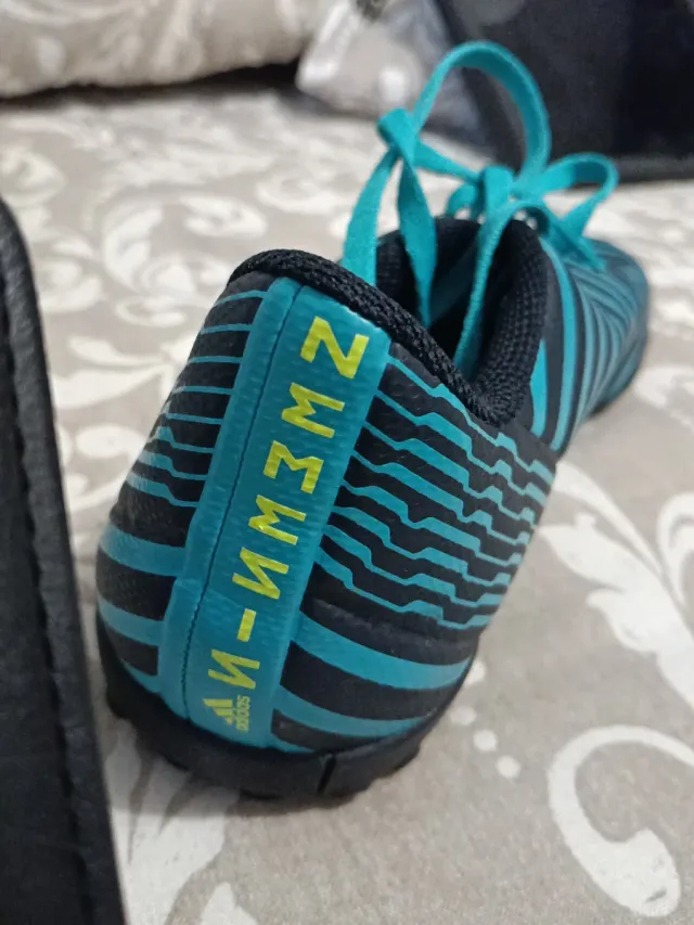 Botas de fútbol Adidas Nemeziz
