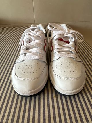 Zapatillas New Balance Blancas y Rojas Nuevas