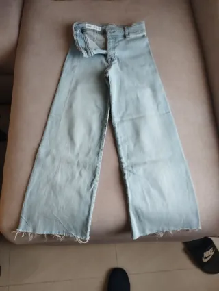Jeans Zara niña azul claro t.8