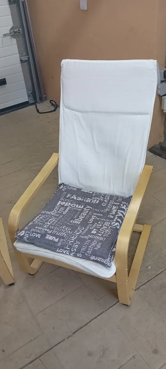 Butaca de tela y madera