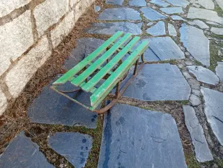 Trineo verde para niños