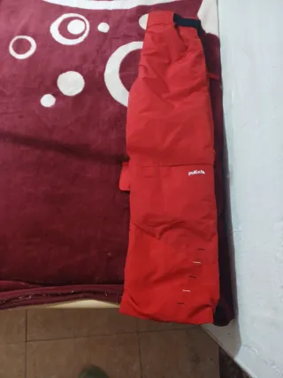 Pantalones de nieve rojos
