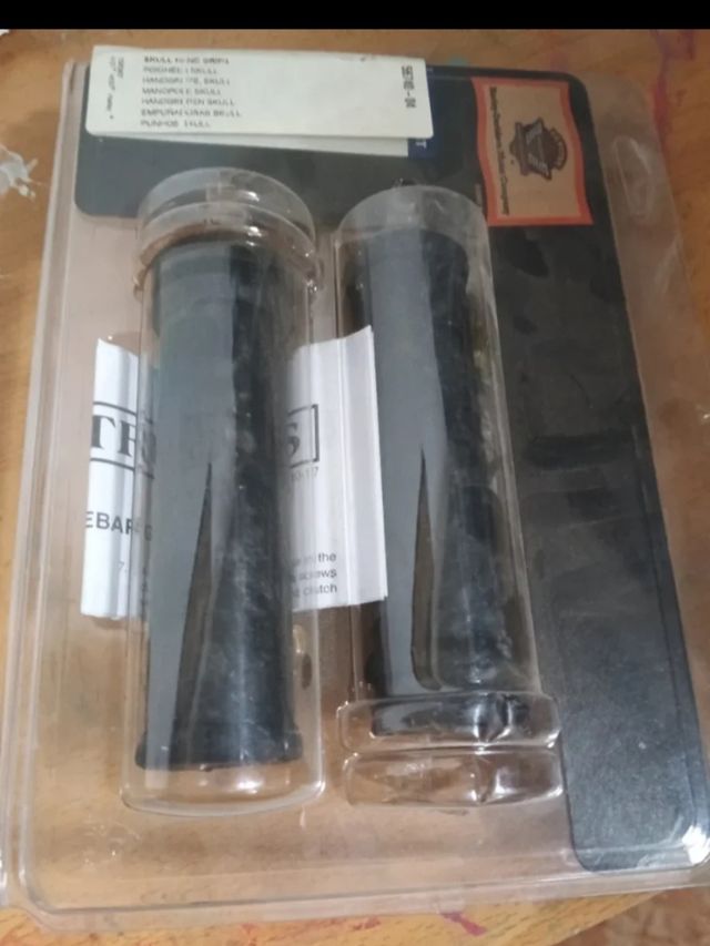 Puños Harley Davidson 16740-04