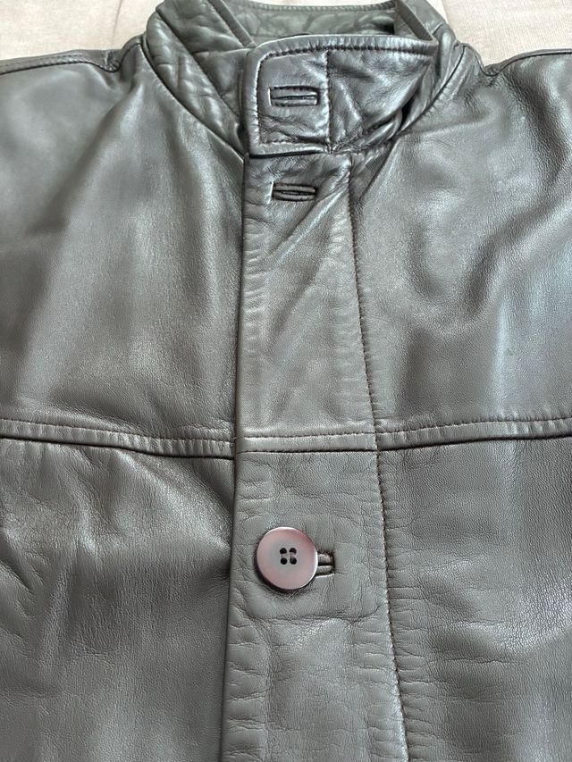 Chaquetón de cuero marrón