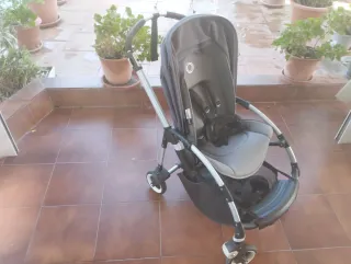 Bugaboo Bee 5 Silla de Paseo Gris y capazo.