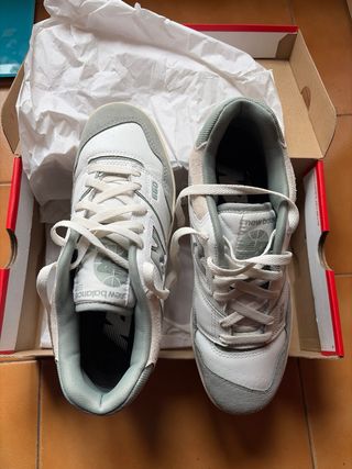 New Balance 550 Talla 41.5 EU Gris/Blanco