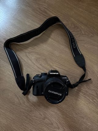 Cámara Réflex Olympus E-420 Negra