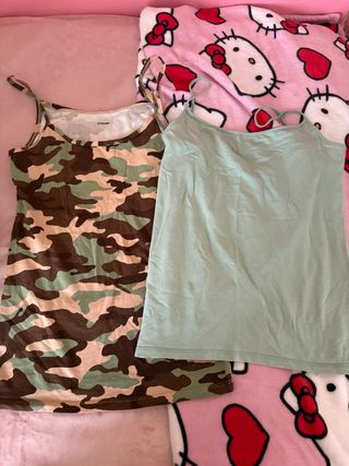 2 Camisetas Talla S Militar y Verde