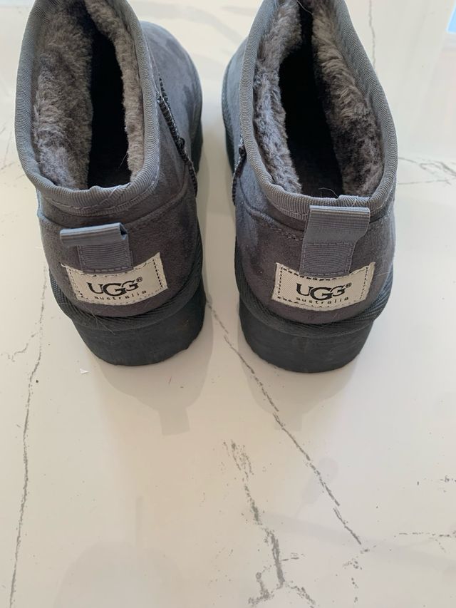 Stivaletti UGG Australia camoscio grigio