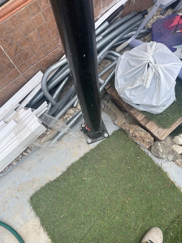 Ducha exterior piscina negra