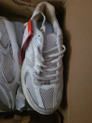 New Balance Sapatilhas Bege/Branco