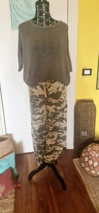 Pantaloni cargo camouflage Deha