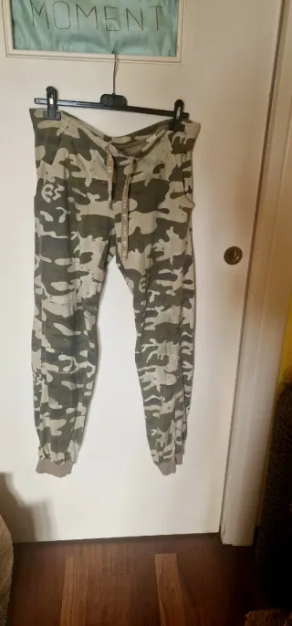 Pantaloni cargo camouflage Deha
