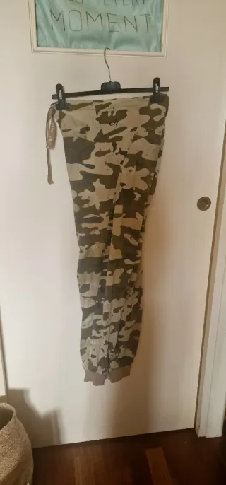 Pantaloni cargo camouflage Deha
