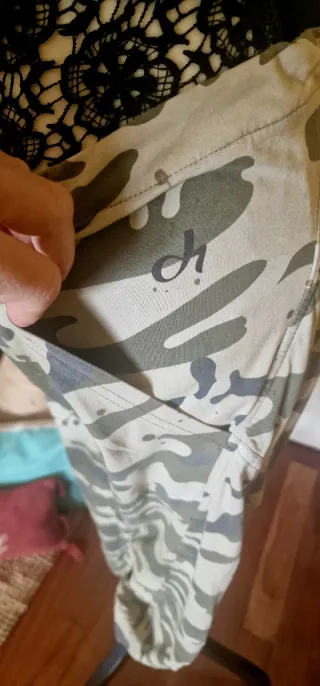 Pantaloni cargo camouflage Deha