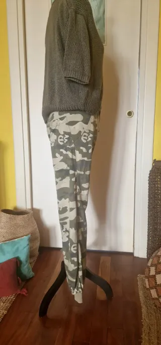 Pantaloni cargo camouflage Deha