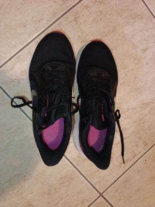 Zapatillas Nike Negras y Rosas