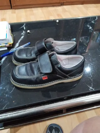 Zapatos niño negros velcro