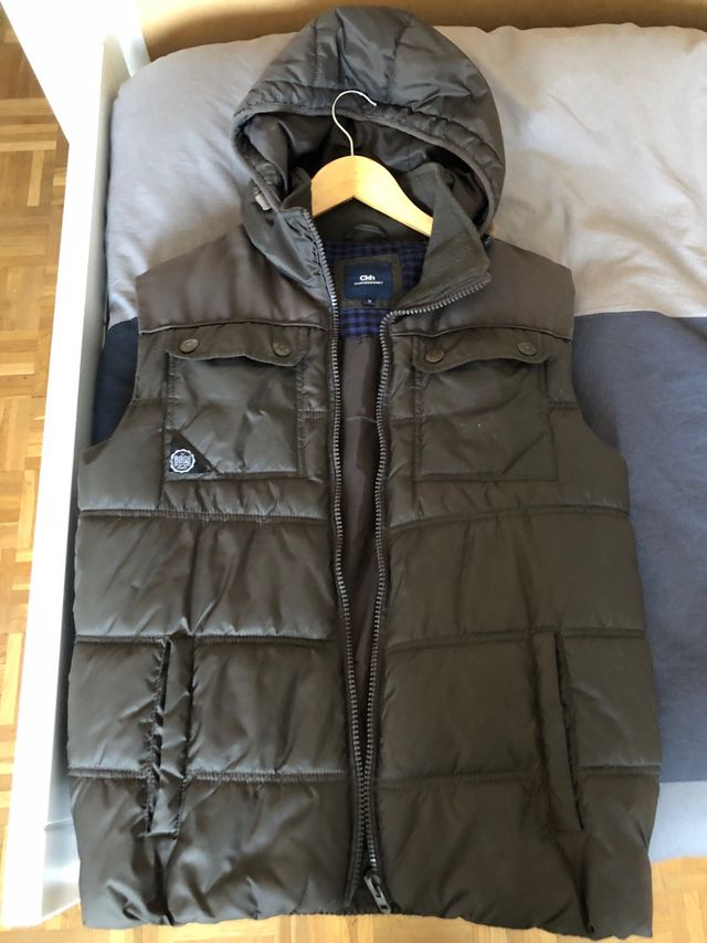 Chaleco acolchado con capucha clockhouse