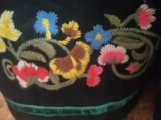 Vestido regional noruego bordado