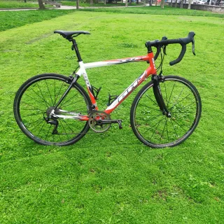 Bicicleta de carretera BH