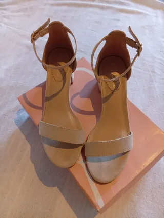 Sandalias beige talla 37