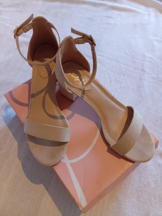 Sandalias beige talla 37