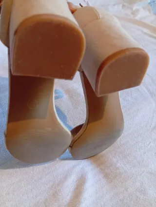 Sandalias beige talla 37