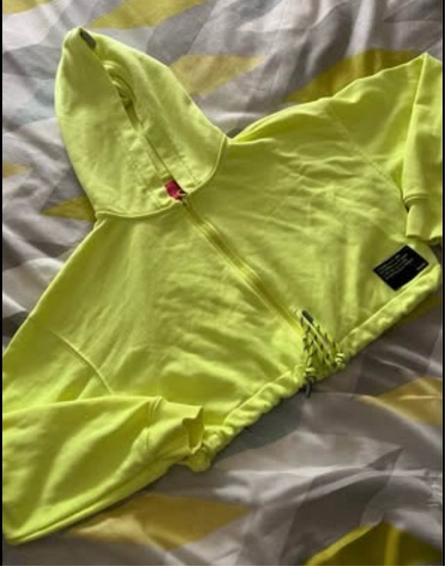 Sudadera Rosalía Neón