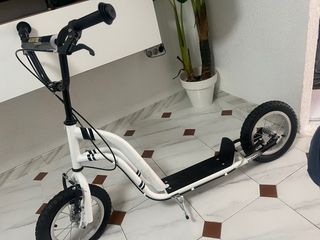 Patinete Scooter ruedas grandes color blanco