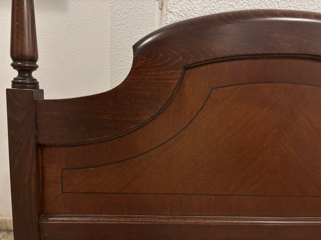 Cabecero de madera estilo clásico