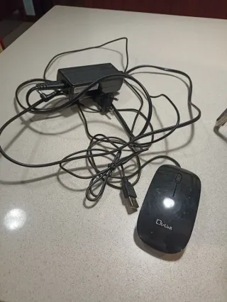 Ordenador táctil Shuttle V6 – 15,6" con Windows 10