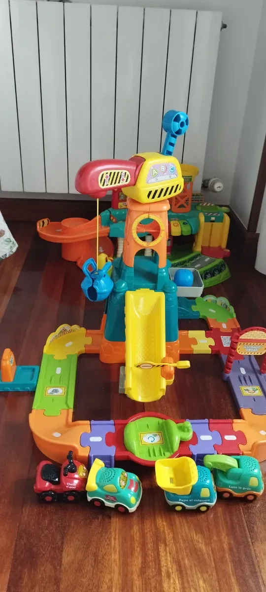 Garaje interactivo VTech + Grúa VTech