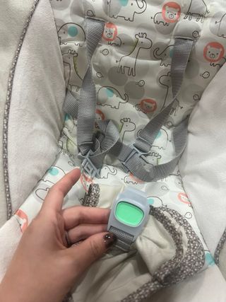 Columpio bebé con peluches usado dos veces un rato