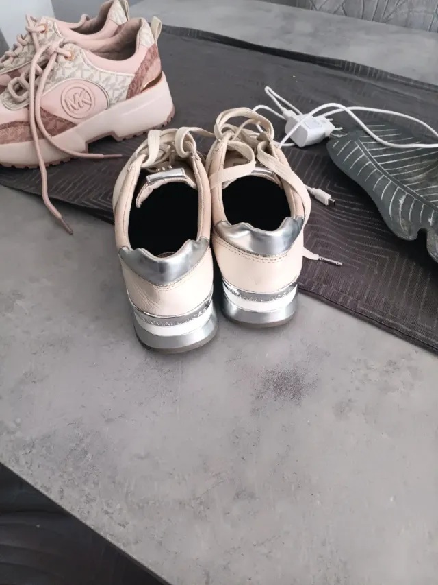 Zapatillas Michael Kors Beige y Rosa