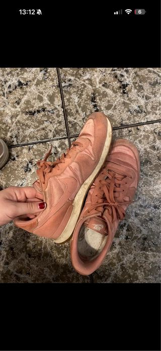 Nike Internationalist Rosa