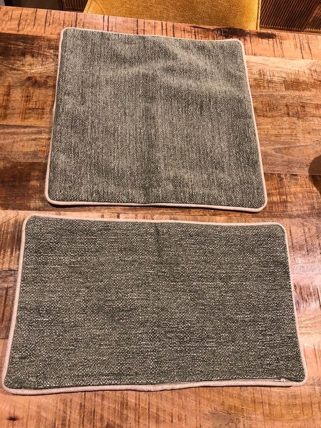 Set 2 Cojines Verdes 45x45 y 50x30 Aquaclean.