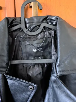 Chaqueta Cuero Negra Pull&Bear Talla L