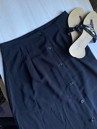 Falda negra botones Talla M/L